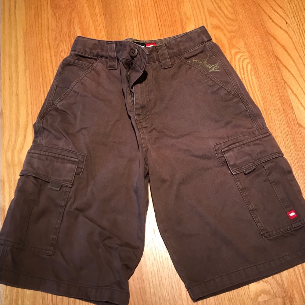 Four pairs of boys cargo shorts size 12. - Picture 4 of 5